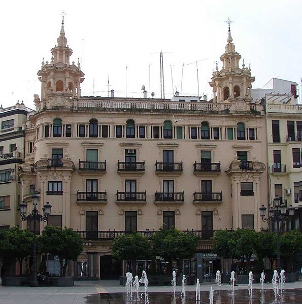 Archivo:Edificio colomera.jpg